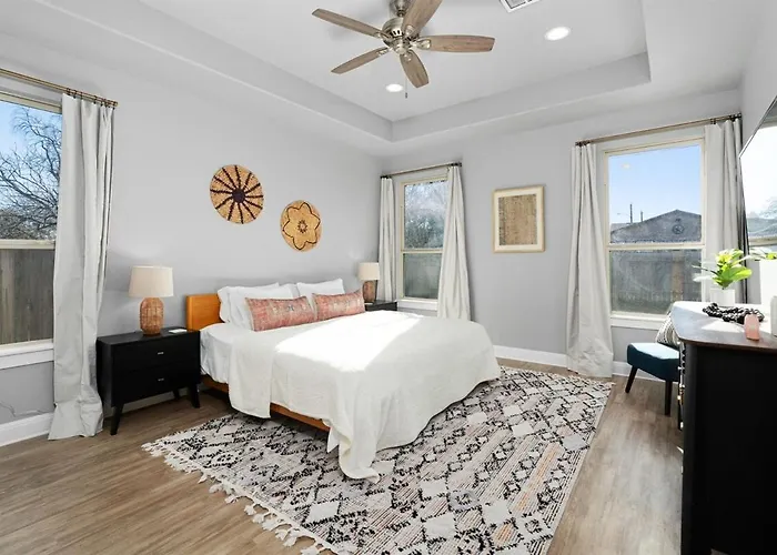 Luxe Boho Chic5br Woodbine Kalahari Holiday home